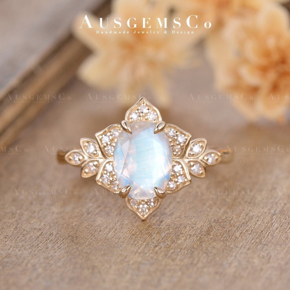 Floral Gelb Gold Opal Verlobungsring Vintage Oval Cut Ehering Halo Art Deco Braut Ring Jahrestagsgeschenk Für Sie Versprechen von AUSGEMSCo