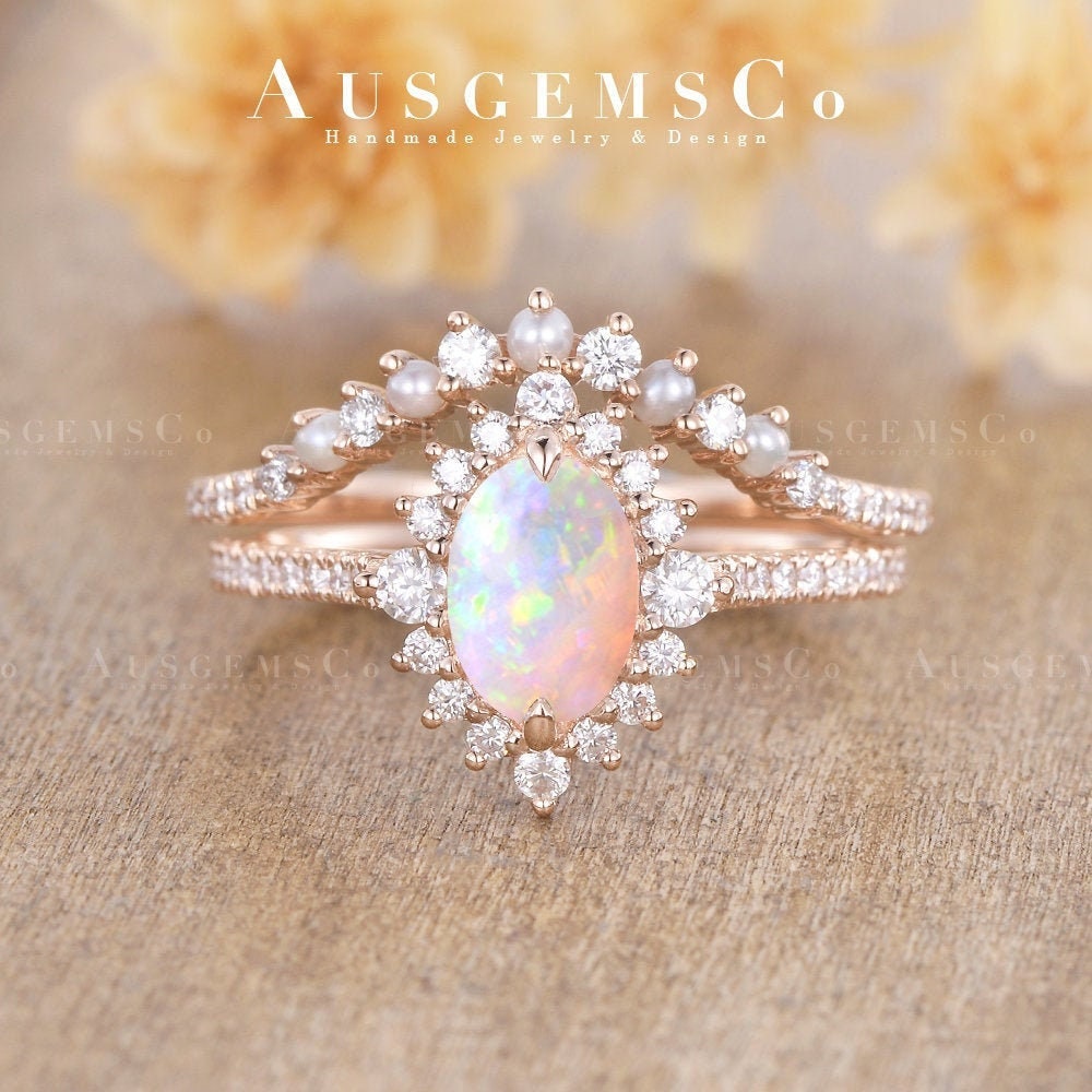 Halo Opal Verlobungsring Sets Rose Gold Oval Cut Braut Ring Halb Ewigkeit Passende Band Perle Gebogen Stapel Versprechen Jahrestag 2 Stück von AUSGEMSCo