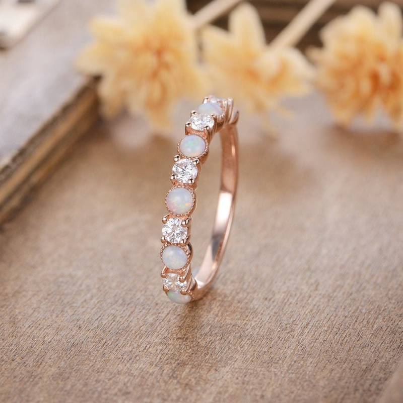 Opal Band Rosegold Natürlicher Ehering Frauen Ring Moissanite Passendes Stapeln Australien Zierlich Minimaist von AUSGEMSCo