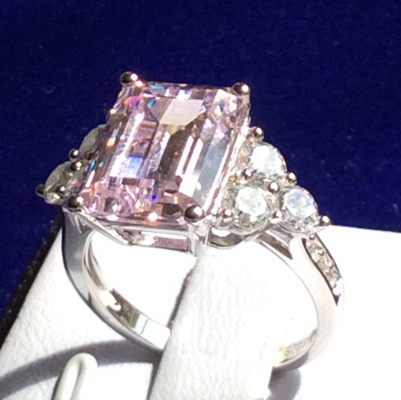 Rosa Diamant-Ring 5Ct Smaragd Geschnitten Funkelnd Simuliert Rosa Diamant Verlobungsring Echte 925 Sterling Silber, Frauen Ring, Weihnachtsgeschenk von AUZJewellery