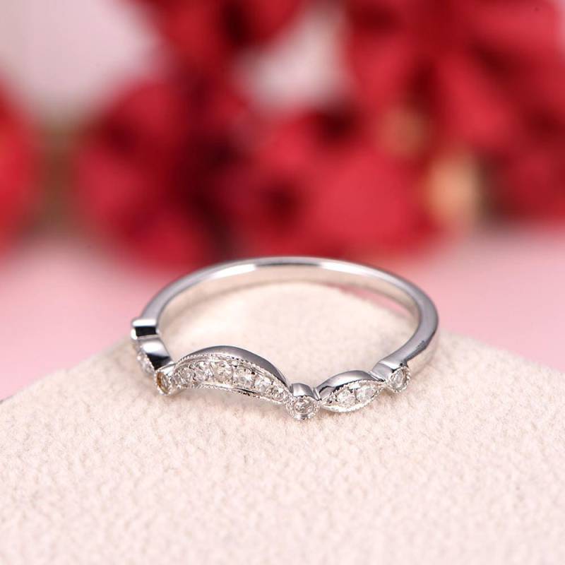 Gebogene Hochzeit Band Weiß Gold Diamant Frauen Art Deco Milgrain Halbe Ewigkeit Passende Stapeln Ring Braut Set Jahrestagsgeschenk Antik von AUjewelAU
