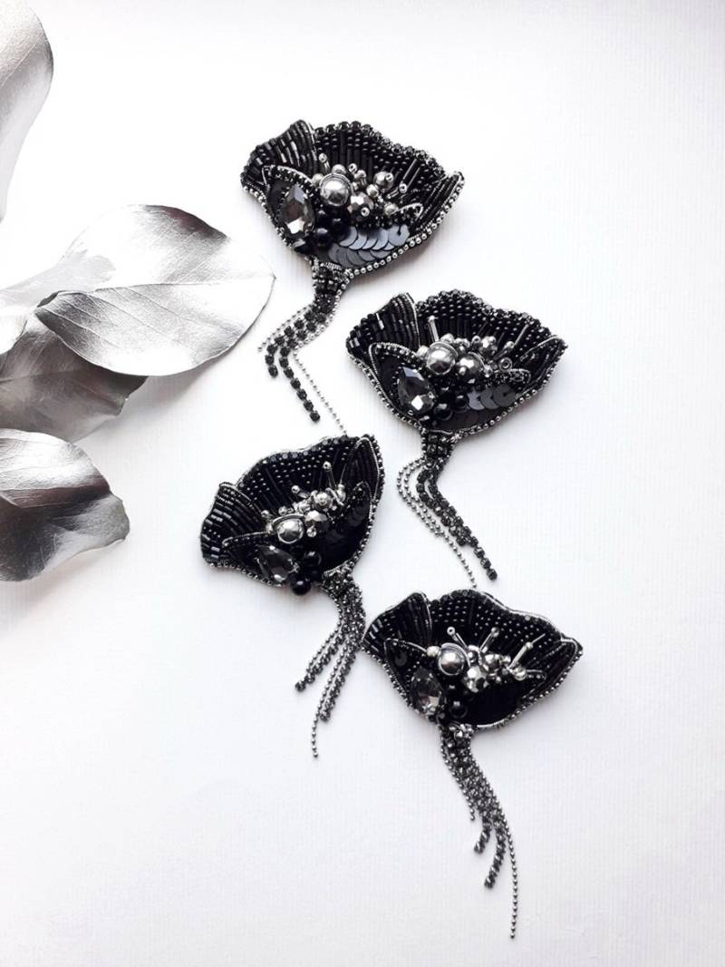 Schwarze Mohn Brosche. Schwarzer Blumenschmuck von AVFashionLab