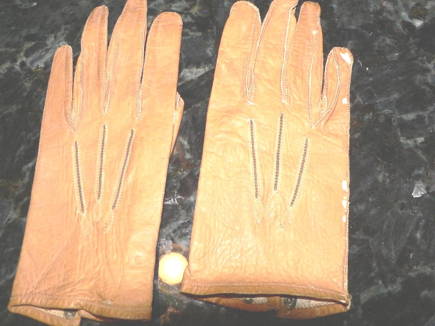 Antike Kinderhandschuhe Oder Antike Puppenhandschuhe Aus Hellbraunem Leder von AVIVB