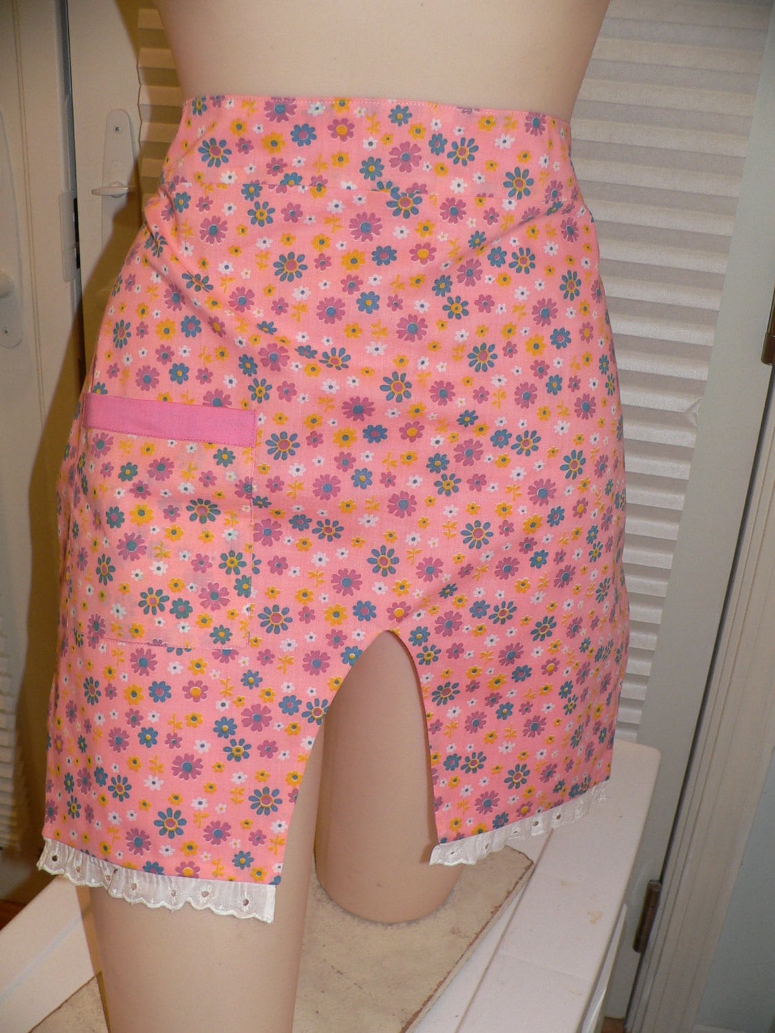 Vintage 50Er, 60Er Jahre Schürze in Form Einer Hose, Pumphose - Reversibel von AVIVB