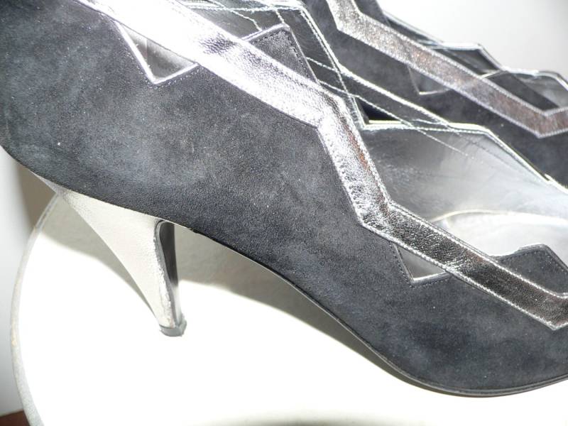 Vintage Delman Schuhe Aus Schwarzem Wildleder Und Silber Mit Coutouts, Größe 7 B von AVIVB