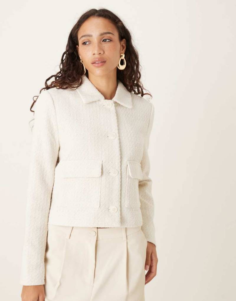 AWARE - Bouclé-Jacke in Creme mit Knopfleiste-Weiß von AWARE