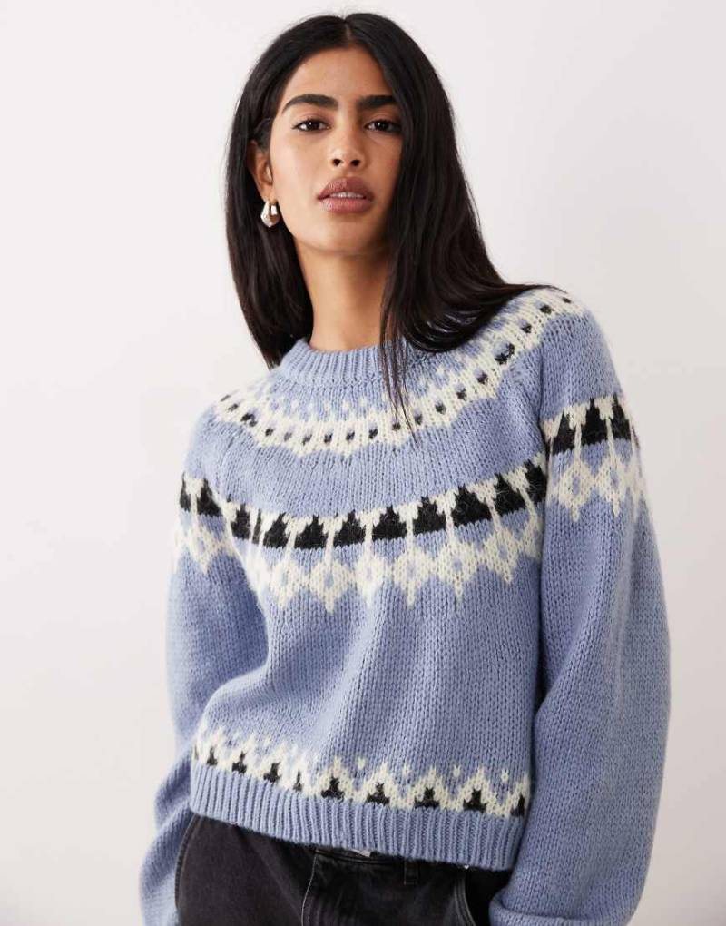 AWARE - Grobstrickpullover aus Wollmix in zartem Blau mit Fairisle-Muster von AWARE