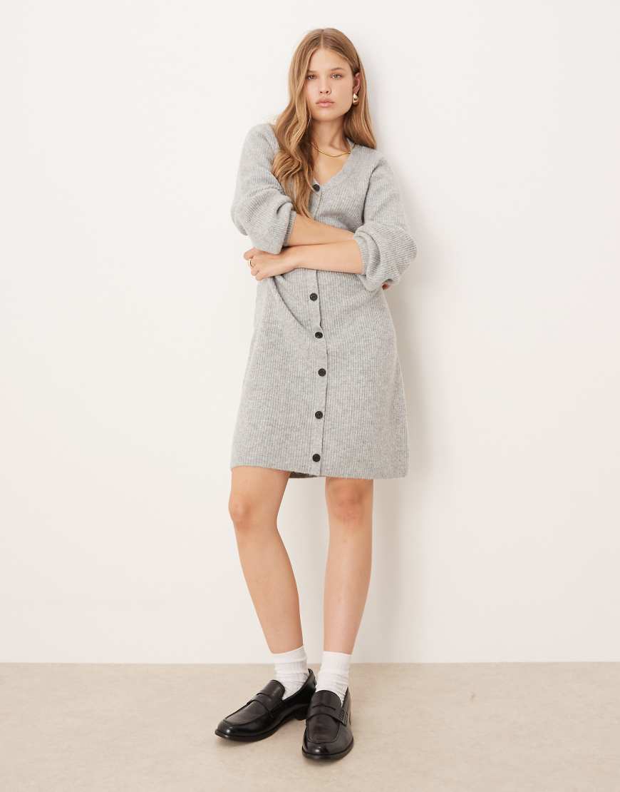 AWARE - Strick-Minikleid in grau meliert mit Knopfleiste vorne von AWARE