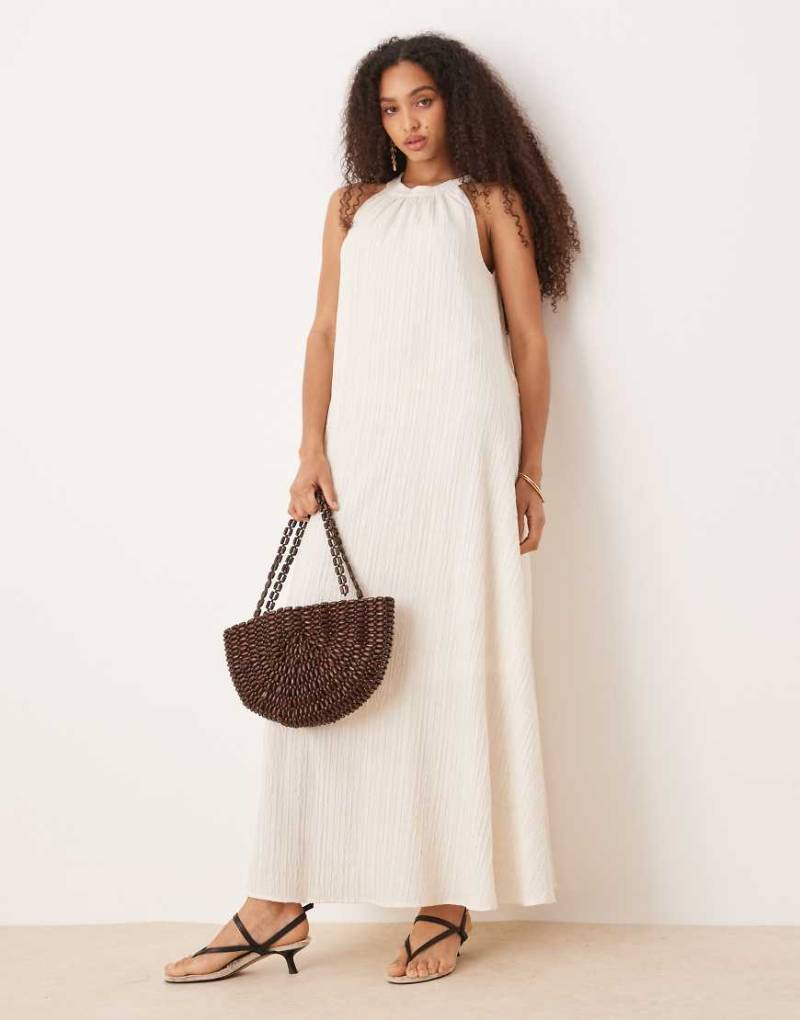 AWARE - Strukturiertes Maxikleid in Weiß mit Neckholder von AWARE