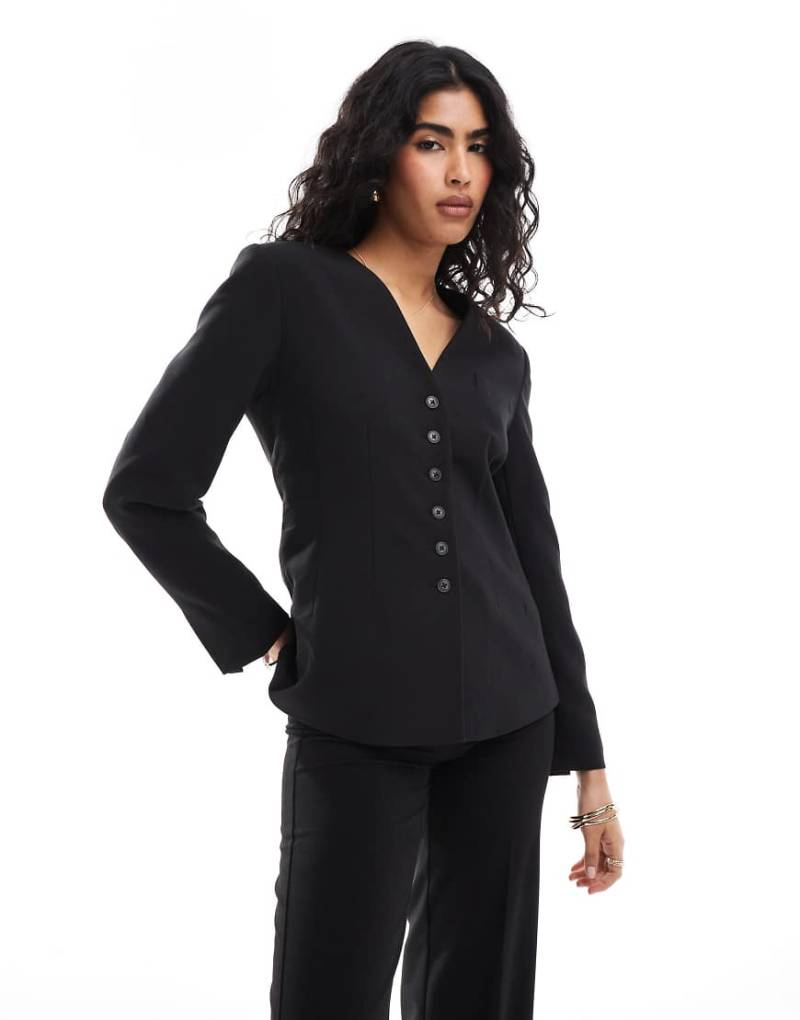 Aware - Taillierter Blazer in Schwarz von AWARE