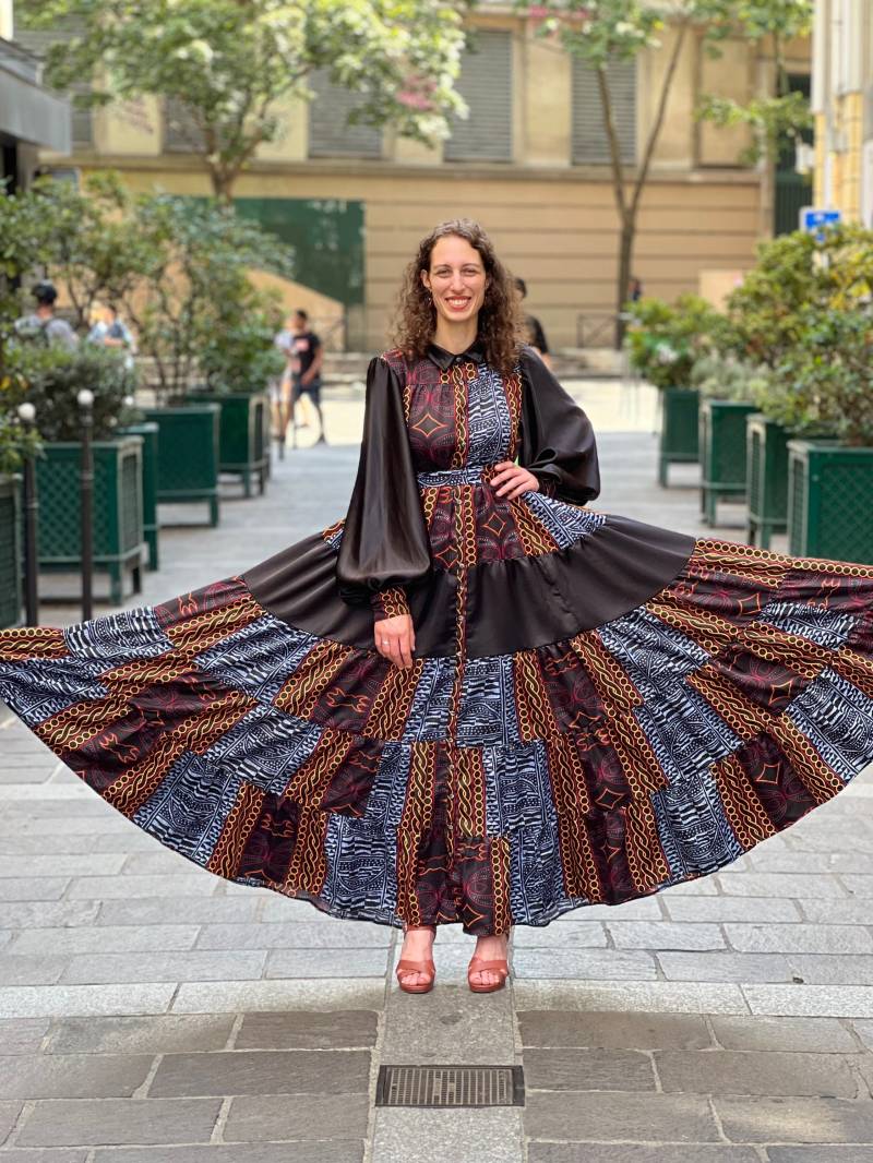 Ausgestelltes Long-Flow-Kleid Mit Ballonärmeln Wachs-, Ndop - Und Seidenmusterdetails von AWAXLAND