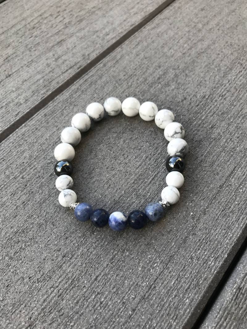 Intuiton - Perlen Armband Stretch Howlith/Sodalith/Hämatit Herren von AWakeDesignShop