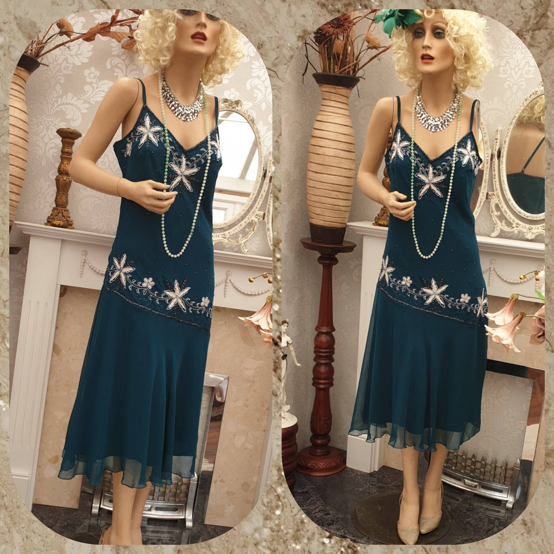 Bias Cut Flapper Kleid Besticktes Perlenbesetztes Größe 12Uk 8Us Bias Cut Flapper Kleid Besticktes Perlenbesetztes Größe 12Uk 8Us von AXXAVINTAGE