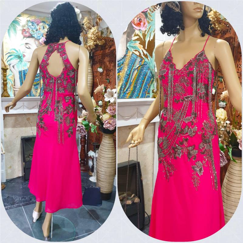 Vintage Perlen Flapper Kleid, Fuchsia Hand Abendkleid Mit Silber Verzierte Fransen, Größe Uk6, Us2 von AXXAVINTAGE
