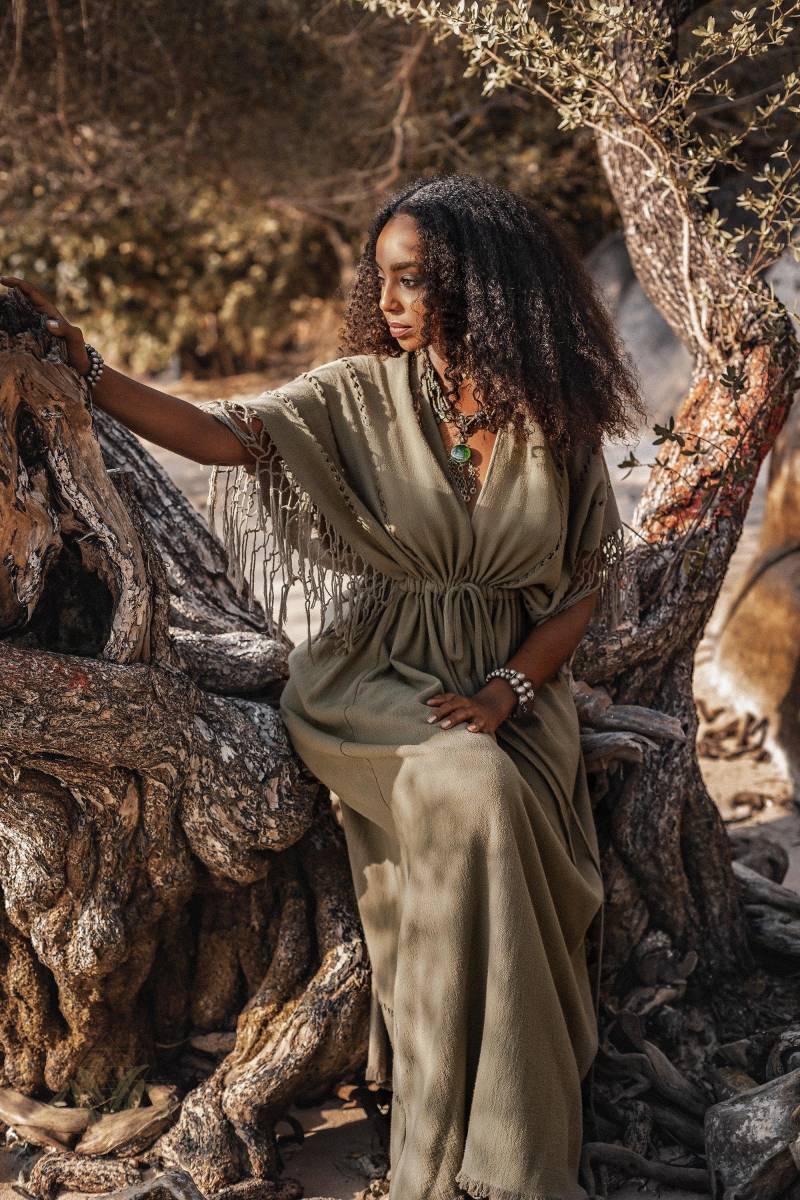 Sage Grünes Kaftan Kleid Handgewebte Boho Maxi Tunika von AYAsacredwear
