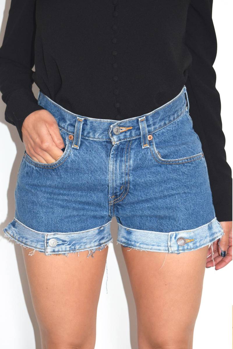 Erneuerte Levi's Jeans-Shorts Recycelte Patchwork-Jeans, Gr. 70 cm von AYPEworks