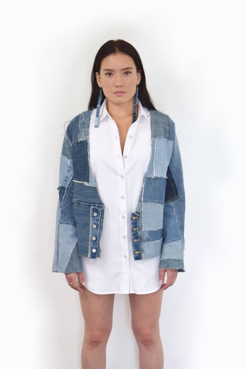 Patchwork-Denim Kimono-Jacke Recycelter Jeansmantel Mit Rohen Kanten von AYPEworks
