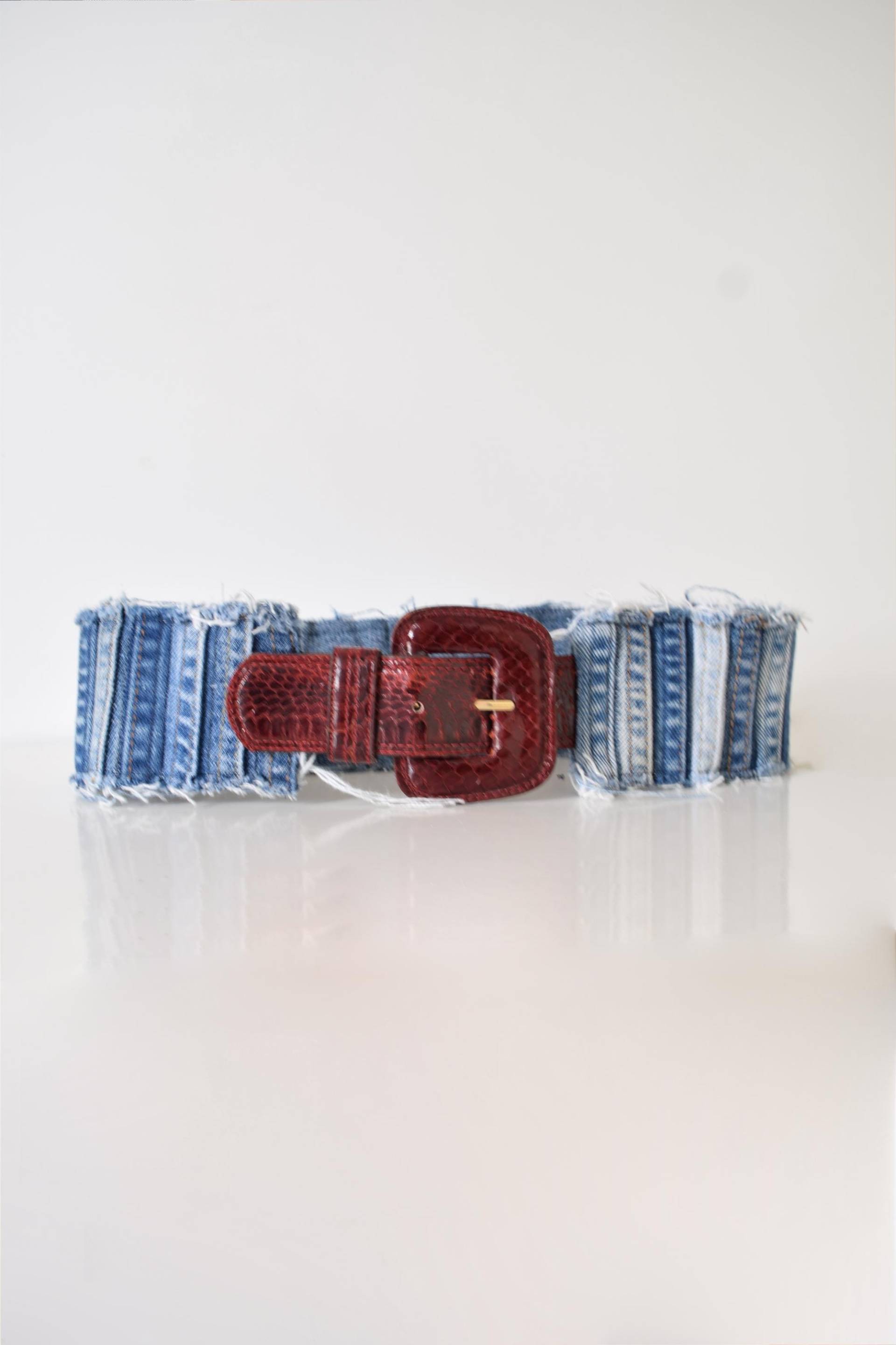 Umgearbeiteter Korsett in Denim Schlangenhaut Schnalle von AYPEworks