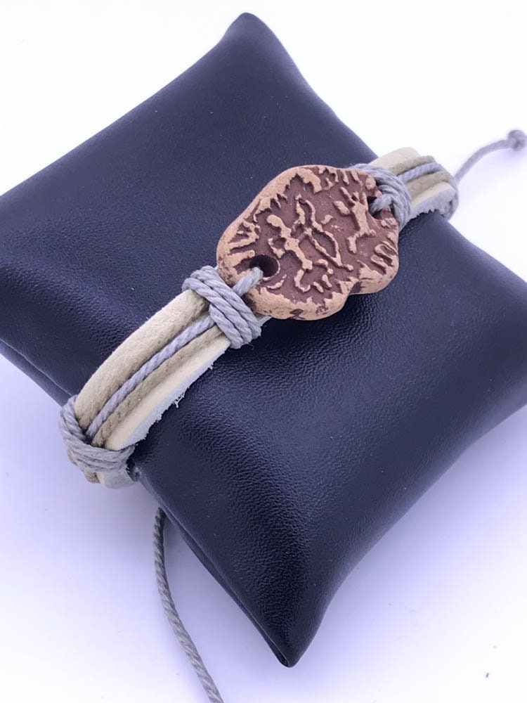 Schönes Lederarmband, Handgefertigt, Freie Größe, Leder & Baumwollfaden, Selbst Designte, Notierte Schließe Einstellbare Länge | Ays-Jb-0028-A von AYSJewels