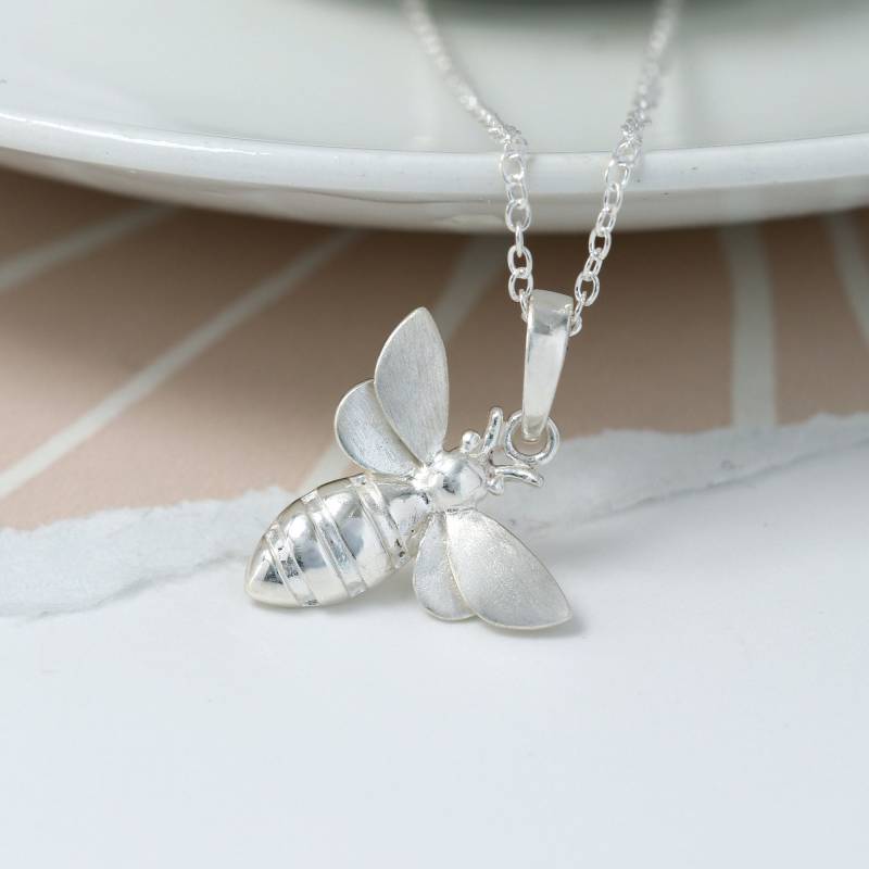 Bee Halskette Kleine Sterling Silber Bumble Charm Anhänger von AYStudioUK