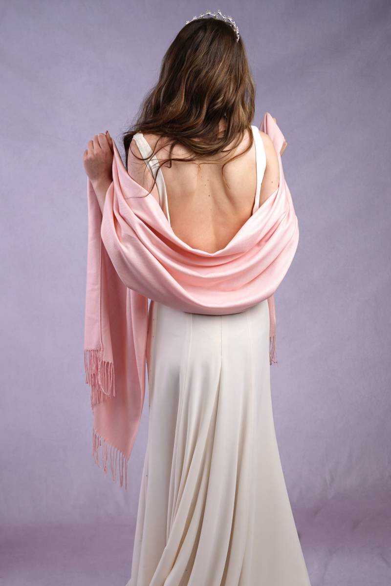Blush Peachy Pink Drew Pashmina Super Weicher Großer Besonderer Anlass Wrap Mit Quasten von AYStudioUK