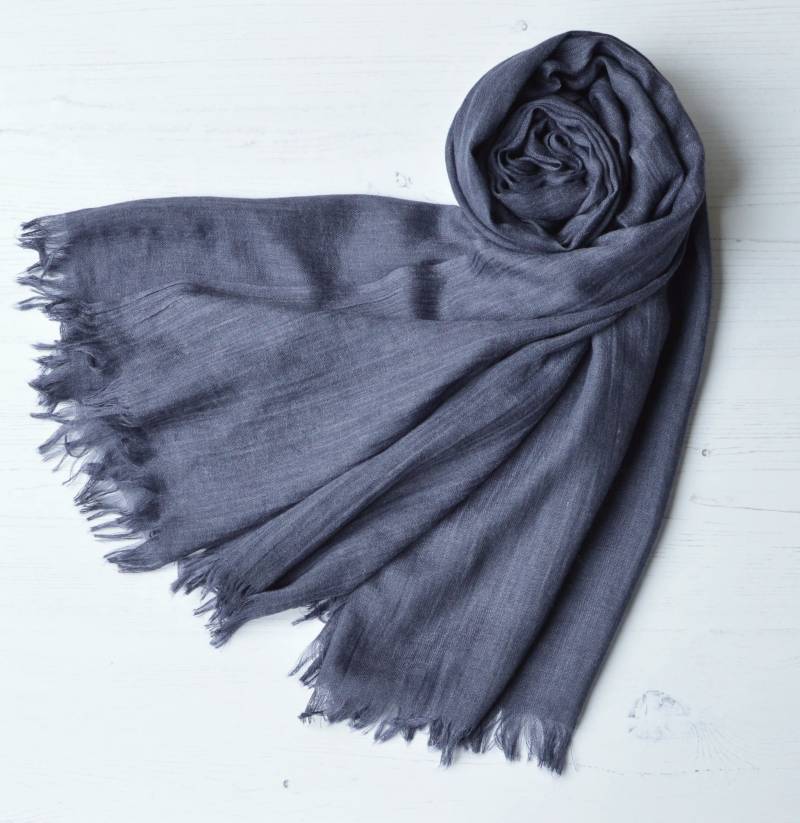 Denim Blau Schal Groß Super Weiche Leichte Fein Gewebte Modal Mischung Wrap von AYStudioUK