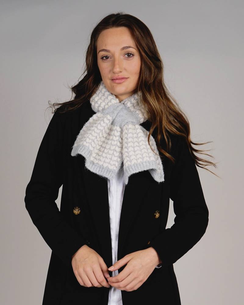 Durchzugs Schal Silber Grau Und Creme Abstrakte Herz Gestrickte Halswärmer Superweiche Recycling Mischung von AYStudioUK