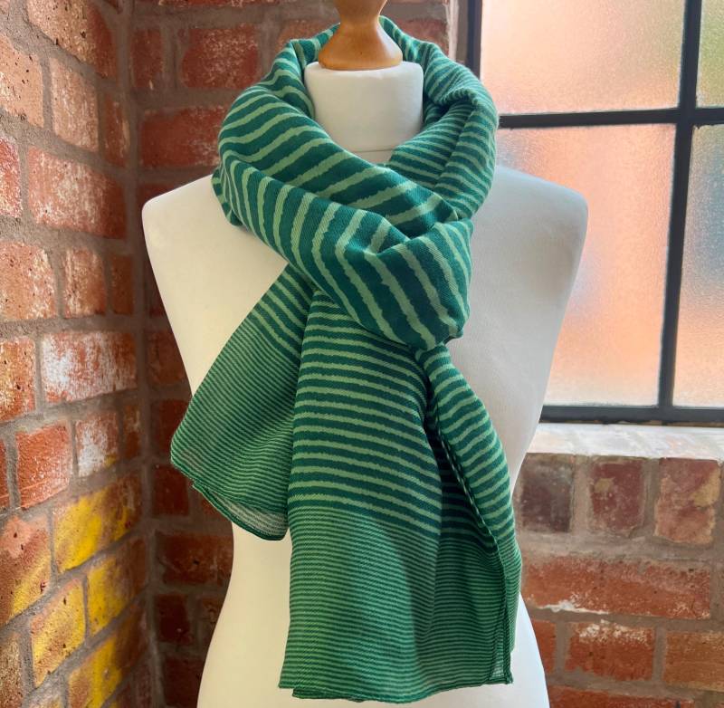 Gestreifter Schal Mint & Waldgrün Großer Weicher Leichter Oder Sarong von AYStudioUK