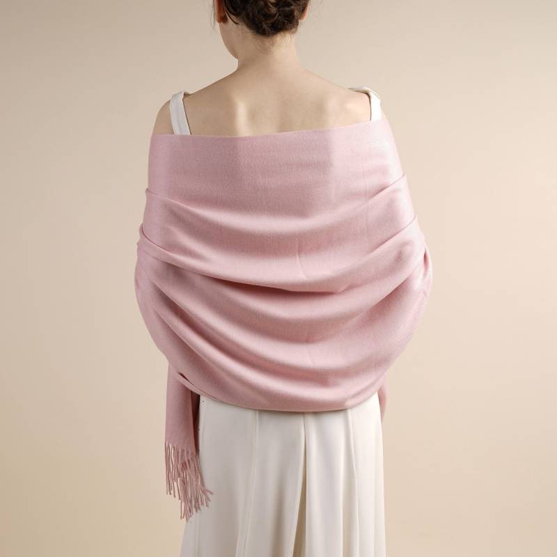 Sekunden Verkauf April Pastell Rosa Pashmina Weiche Leichte Große Wrap Für Besondere Anlässe Mit Quasten von AYStudioUK