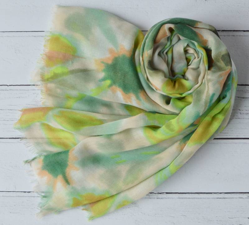 Tie Dye Schal Groß Weich Semi-Sheer Wrap Oder Sarong Weiß Grün Beige Und Sand von AYStudioUK