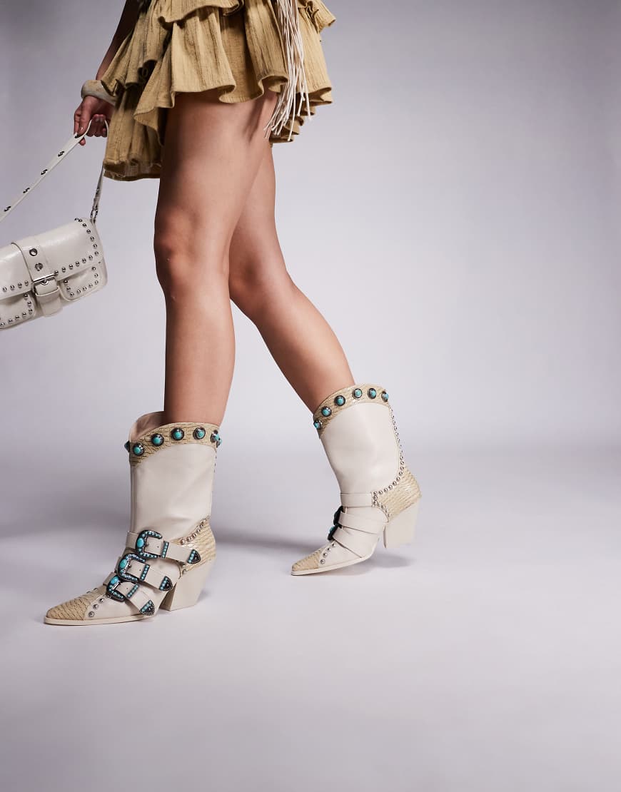 Azalea Wang - Balmoral - Cowboystiefel in Beige mit Nieten- und Schnallenverzierung-Neutral von AZALEA WANG