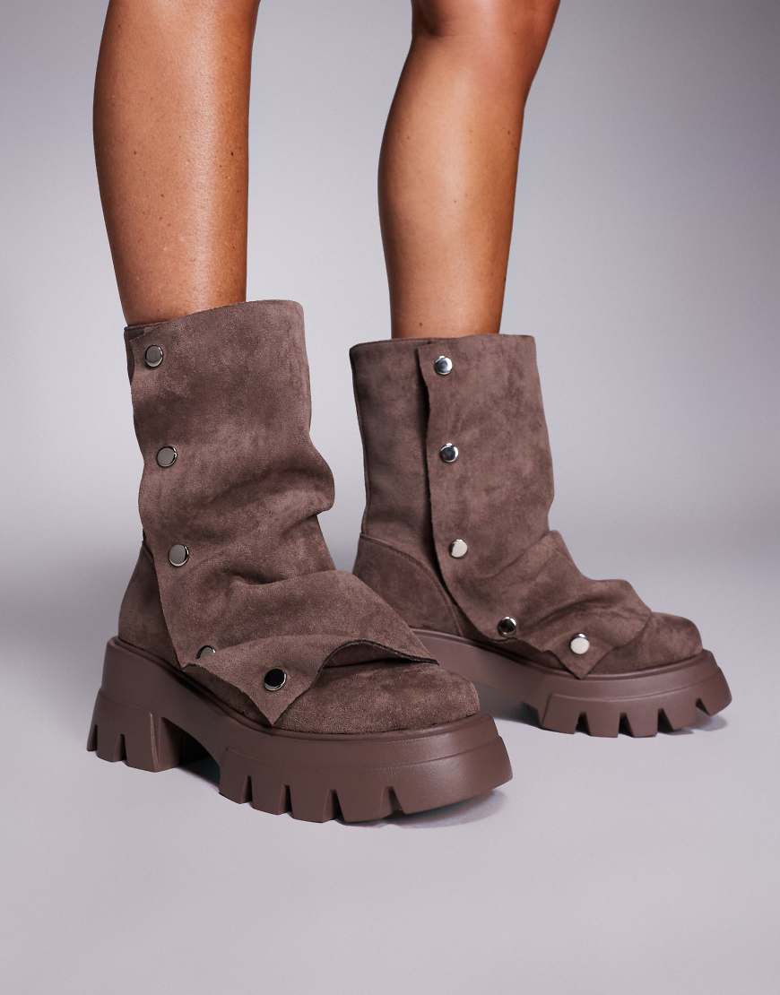 Azalea Wang - Bharti - Ankle-Boots in Kakao mit Nietenbesatz und dicker Sohle-Grau von AZALEA WANG