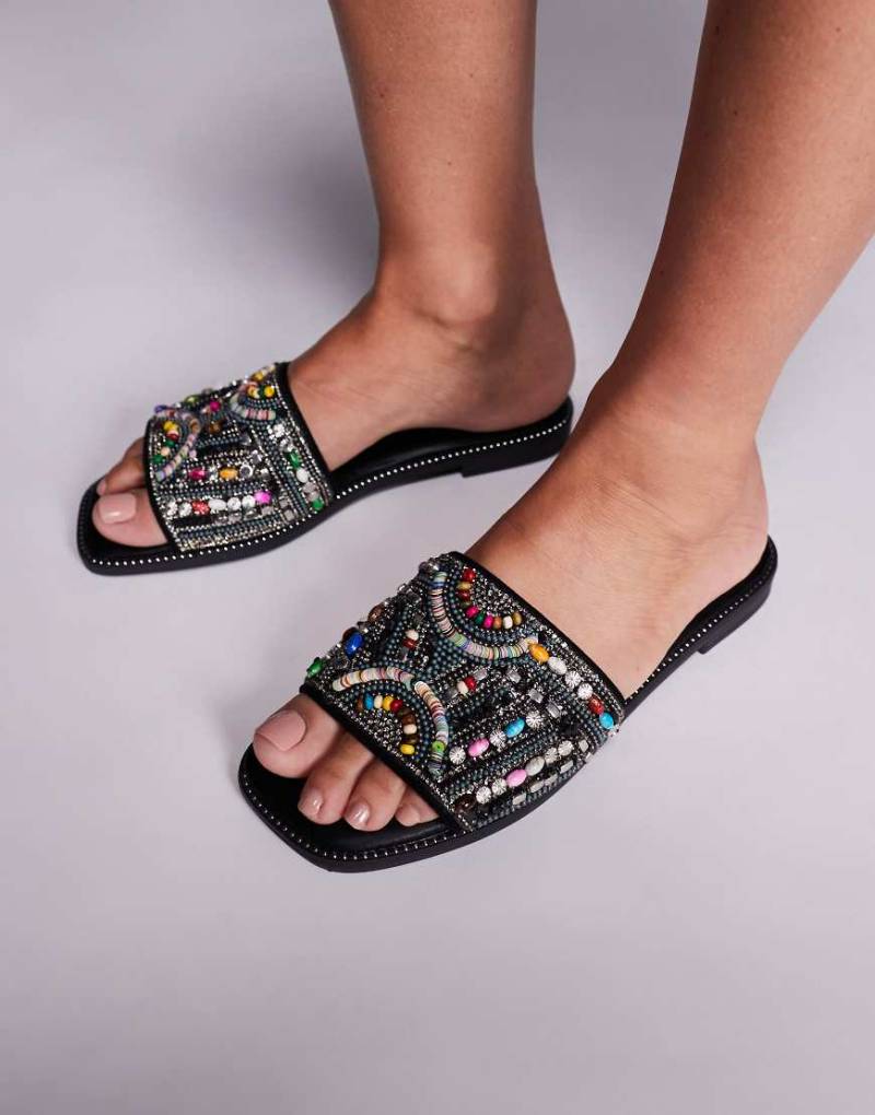 Azalea Wang - Flache Sandalen in Schwarz mit Verzierung von AZALEA WANG