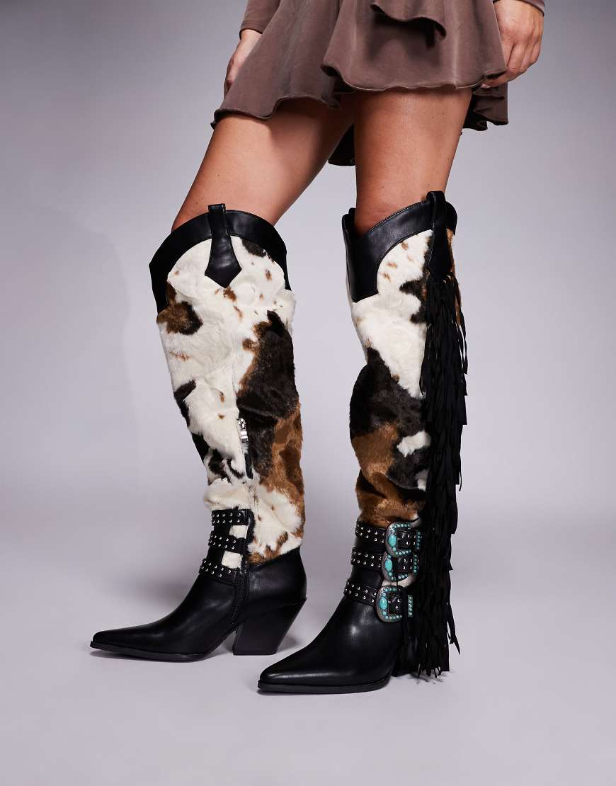 Azalea Wang - Gwayne - Westernstiefel in Schwarz mit Kunstpelz und Fransen von AZALEA WANG