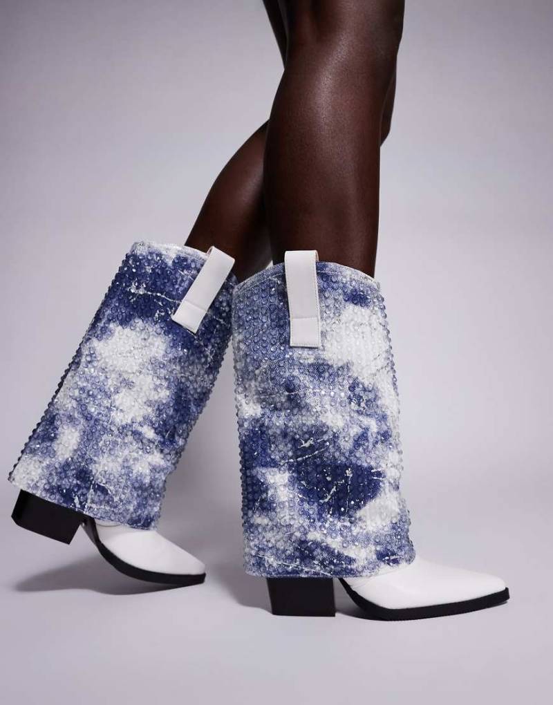 Azalea Wang - Hartley - Verzierte Westernstiefel in Weiß mit umschlagbarem Schaft Azalea Wang - Hartley - Verzierte Westernstiefel in Weiß mit umschlagbarem Schaft von AZALEA WANG