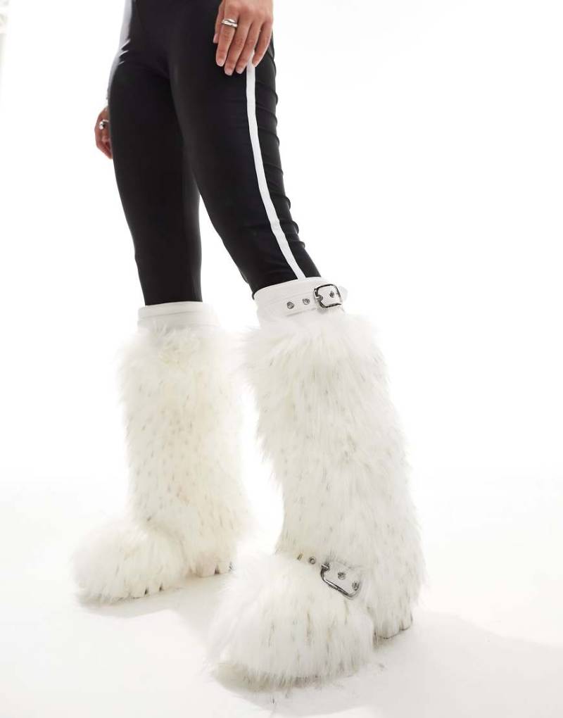 Azalea Wang - Tommie - Flauschige, kniehohe Stiefel in Weiß von AZALEA WANG