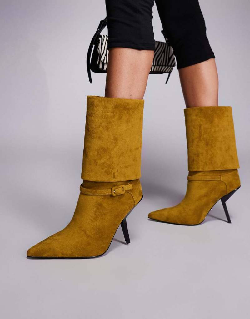 Azalea Wang - Winding - Ankle-Boots aus Wildlederimitat in Olivgrün mit Umschlag-Design und Absatz von AZALEA WANG