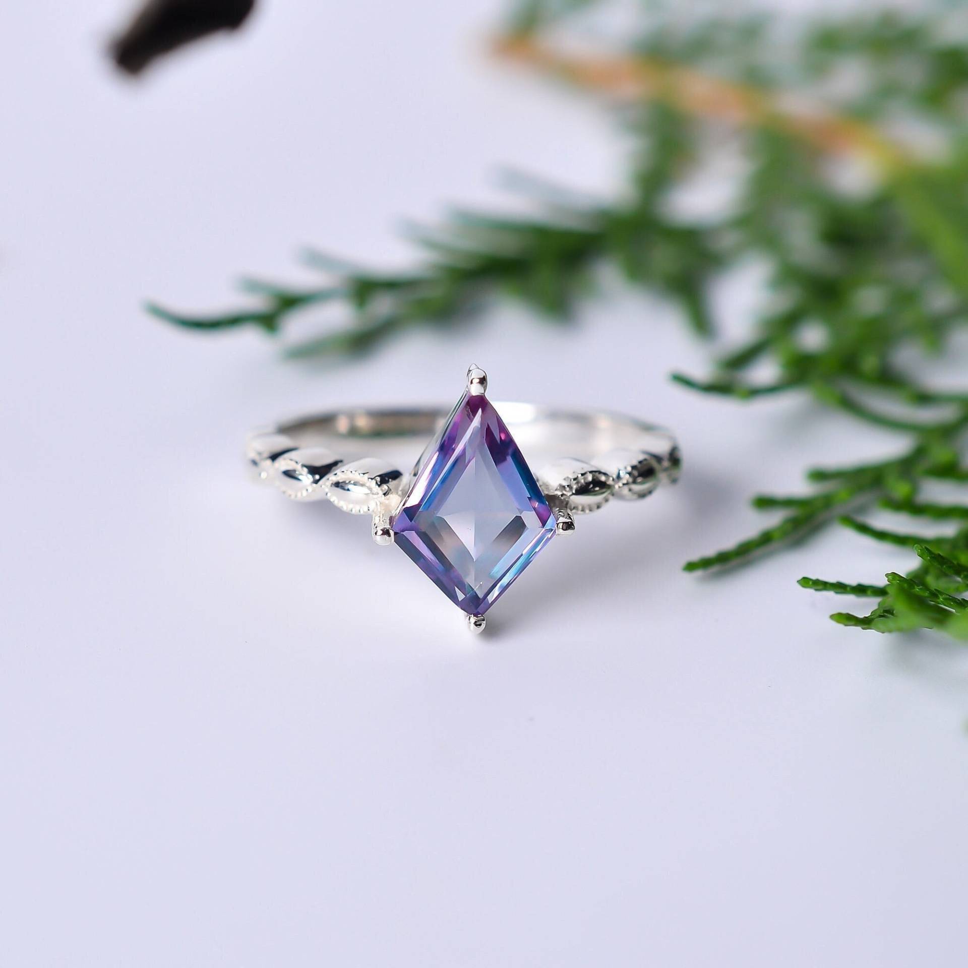 Alexandrit Ring-Kite Form Ring-Glück Edelstein-925 Sterling Silber-Für Frauen-Verlobungsring-Hochzeitsgeschenk-Jahrestag Geschenk-Versprechen Ring von AZGEMSNJEWELRY