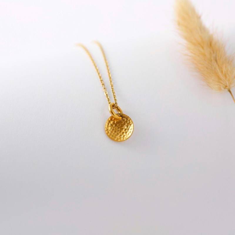 Plättchen Halskette - Minimalist Disk Zierliche Layering Zarte Kette Gold Anhänger Gehämmert Plättchen Halskette - Minimalist Disk Zierliche Layering Zarte Kette Gold Anhänger Gehämmert von AZIMIZI