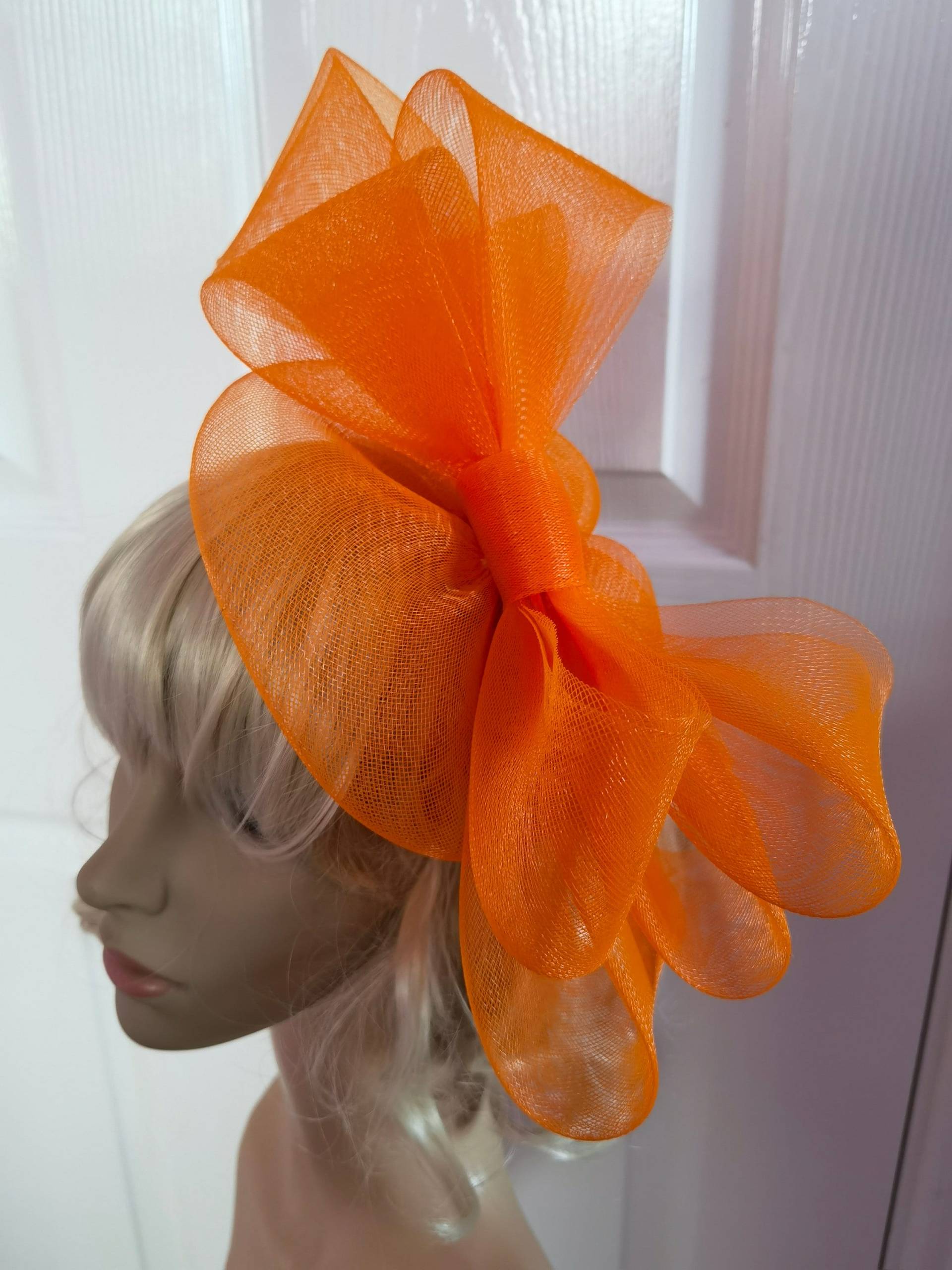 Oranger Crin Fascinator Hochzeitshut Auf Stirnband | Kann in Clips Oder Kamm Umgewandelt Werden Oranger Crin Fascinator Hochzeitshut Auf Stirnband | Kann in Clips Oder Kamm Umgewandelt Werden von AZUKDesigns