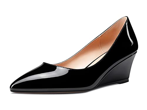 Aachcol Damen Keilabsatz Mittlerem Absatz Heels Spitze Zehenkappe Pumps Slip-on Schuhe Hochzeit Party 5 cm Schwarz Lackleder 41 EU Aachcol Damen Keilabsatz Mittlerem Absatz Heels Spitze Zehenkappe Pumps Slip-on Schuhe Hochzeit Party 5 cm Schwarz Lackleder 41 EU von Aachcol