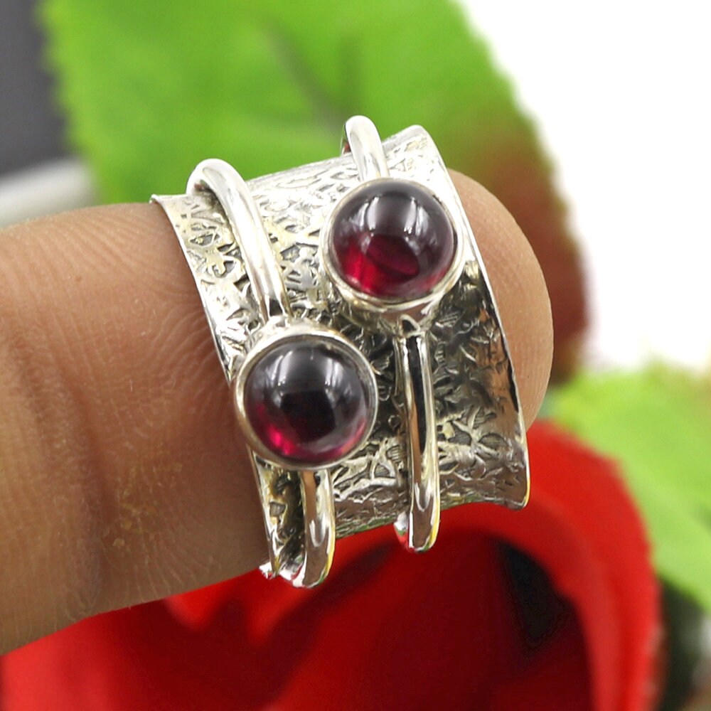 Natürlicher Roter Granat Edelstein Einzigartiger Spinner Ring Angst Meditation Ring, 925 Sterling Silber Handgemachter Schmuck Valentine Geschenk von Aahiljewellery