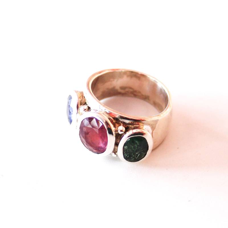 925 Massiv Silber, Natürlicher Smaragd + Blauer Saphir & Rubin Fine Handgefertigter Ring Größe = Us - 9 von AaizahGemsShop
