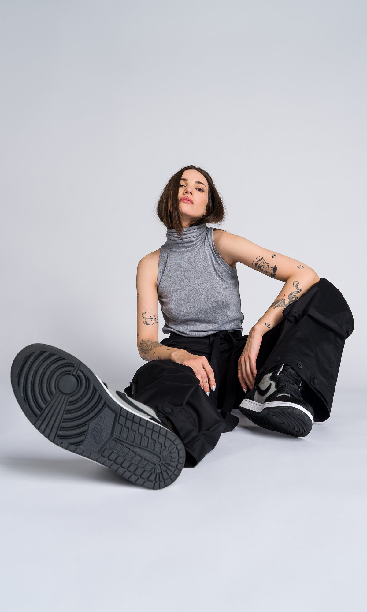 Ärmelloses Rollkragen Top A92290 von Aakasha