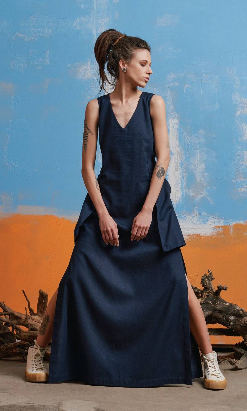 Leinen Maxi Kleid Mit Großen Taschen, Ärmelloses Sommerkleid, Plus Size Fit von Aakasha