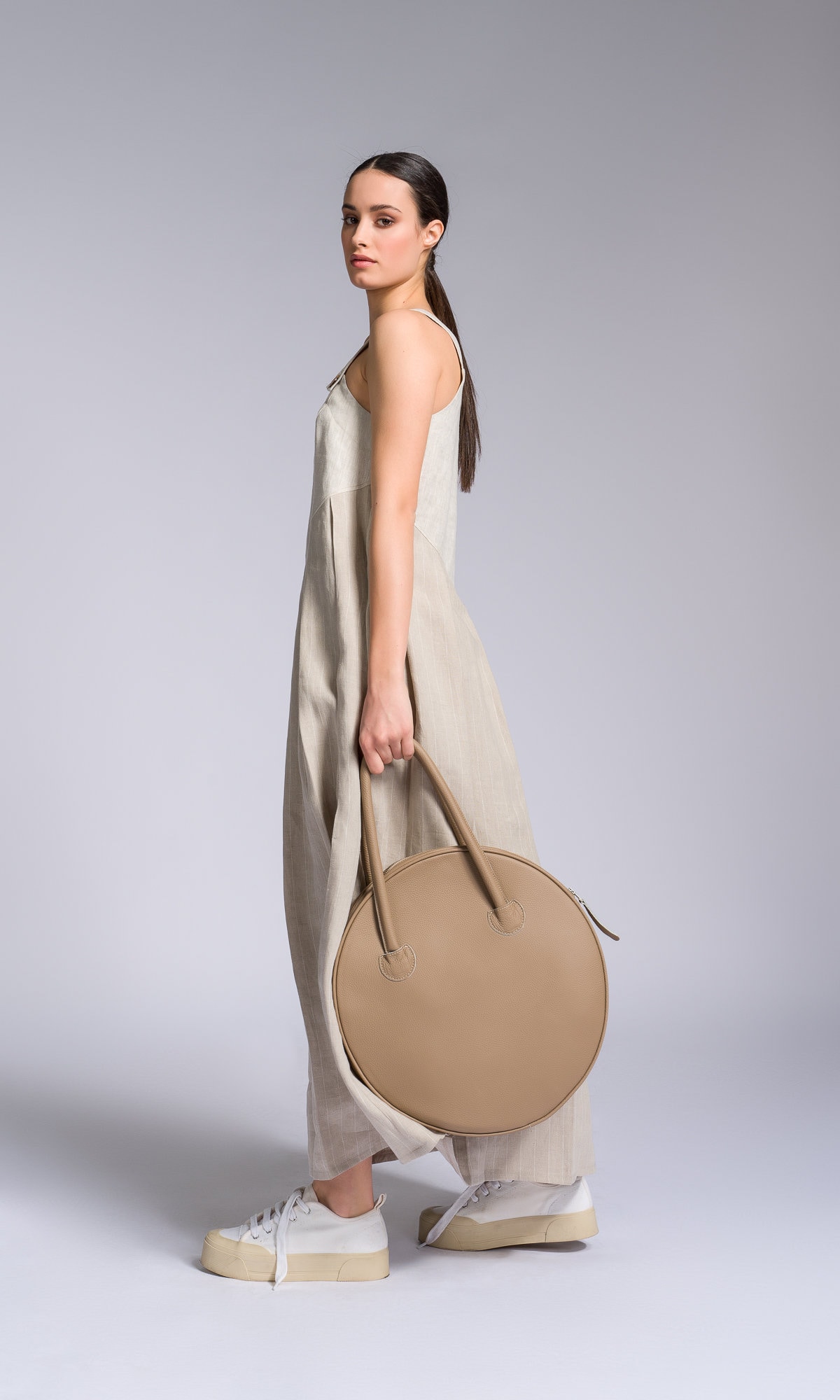 Echtleder Medium Circle Bag A14431 Echtleder Medium Circle Bag A14431 von Aakasha