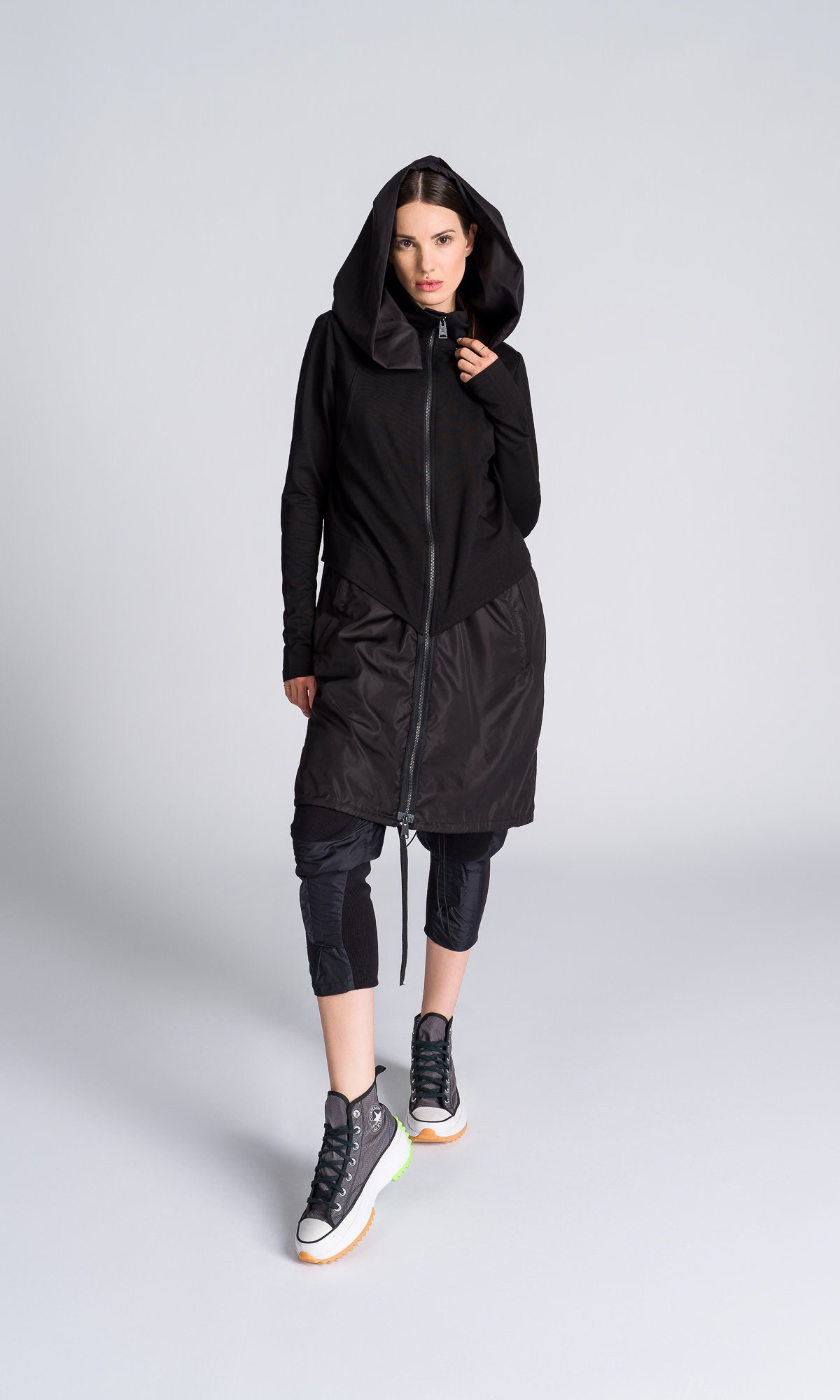 Elegante Sportliche Kapuzenjacke A90403 von Aakasha