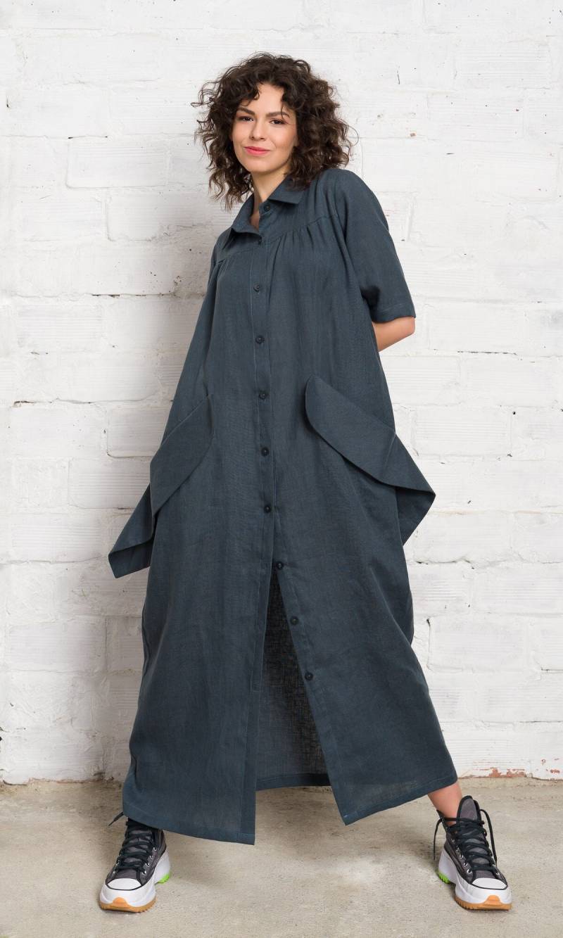 Leinen Maxi-Hemdkleid Mit Klappentaschen, Ein Sommerkleid in Übergröße von Aakasha
