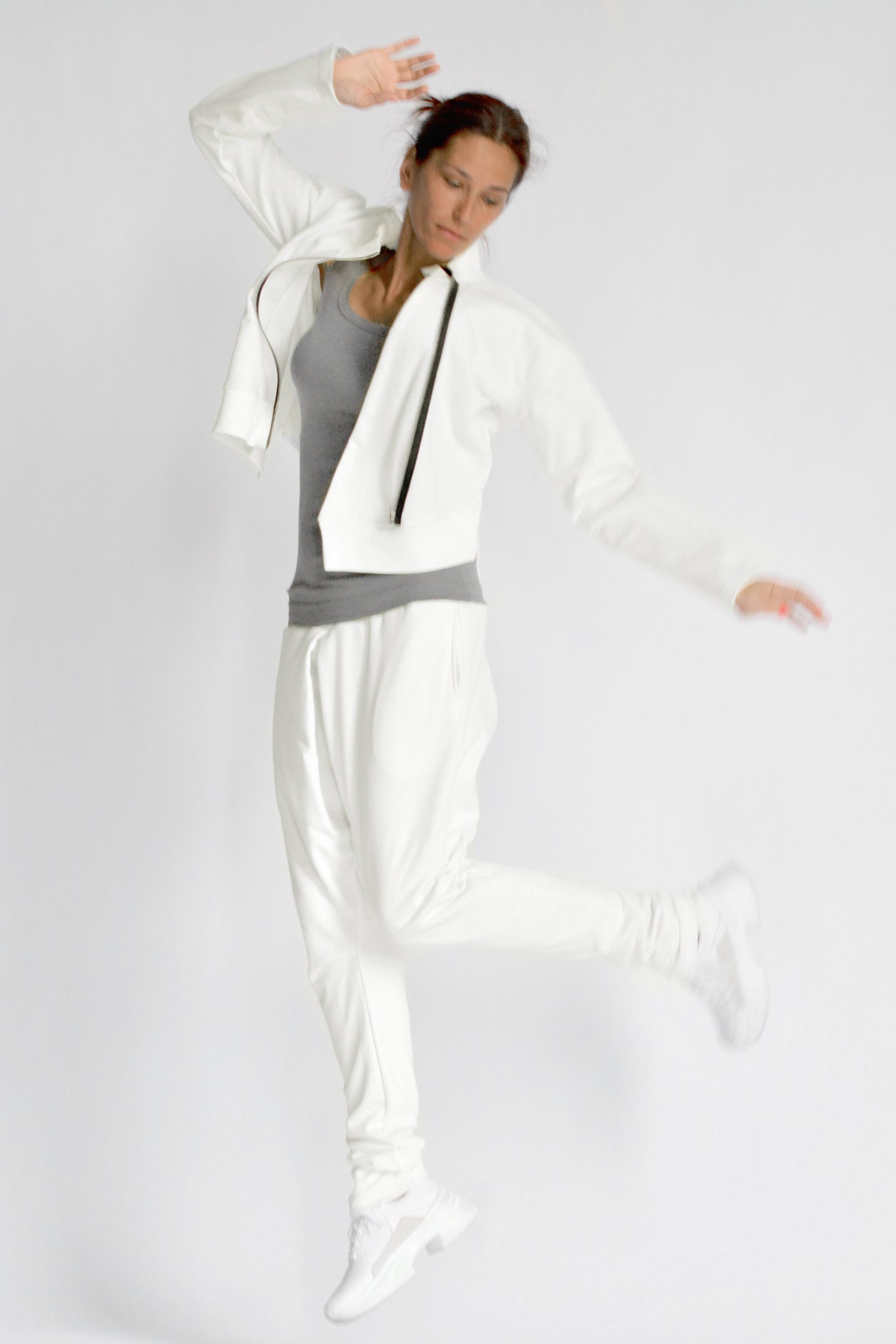 Lockere Lässige Schwarze Hose Mit Tiefem Schritt A90531 von Aakasha