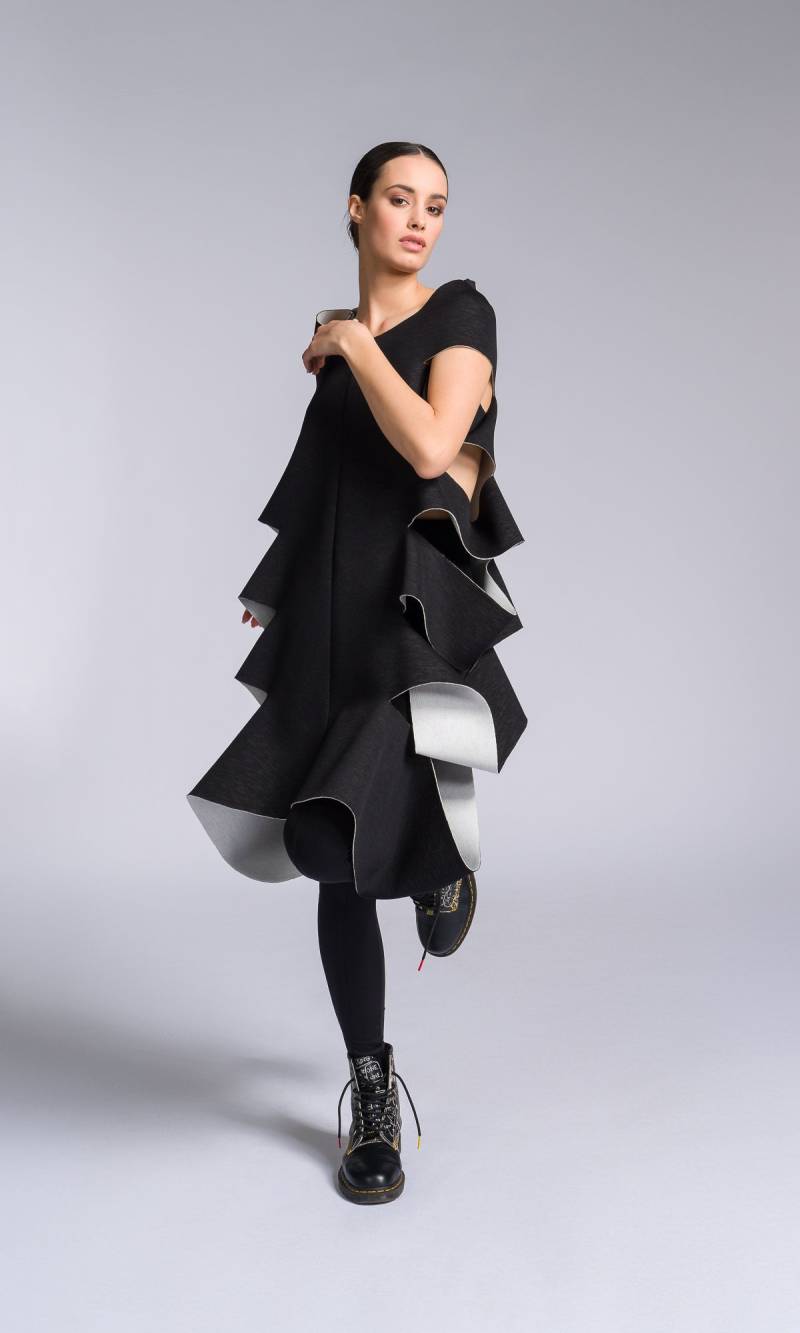 Neopren Tunika Mit Seitlichen Cutouts A92266 von Aakasha